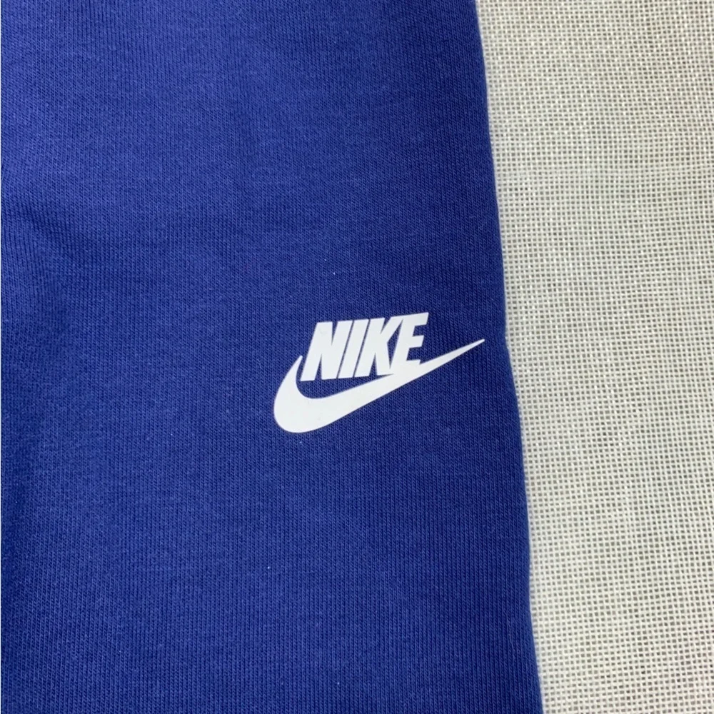 Nike Little Boys Sweatshirt and Pants, 2 Piece Set Size 4